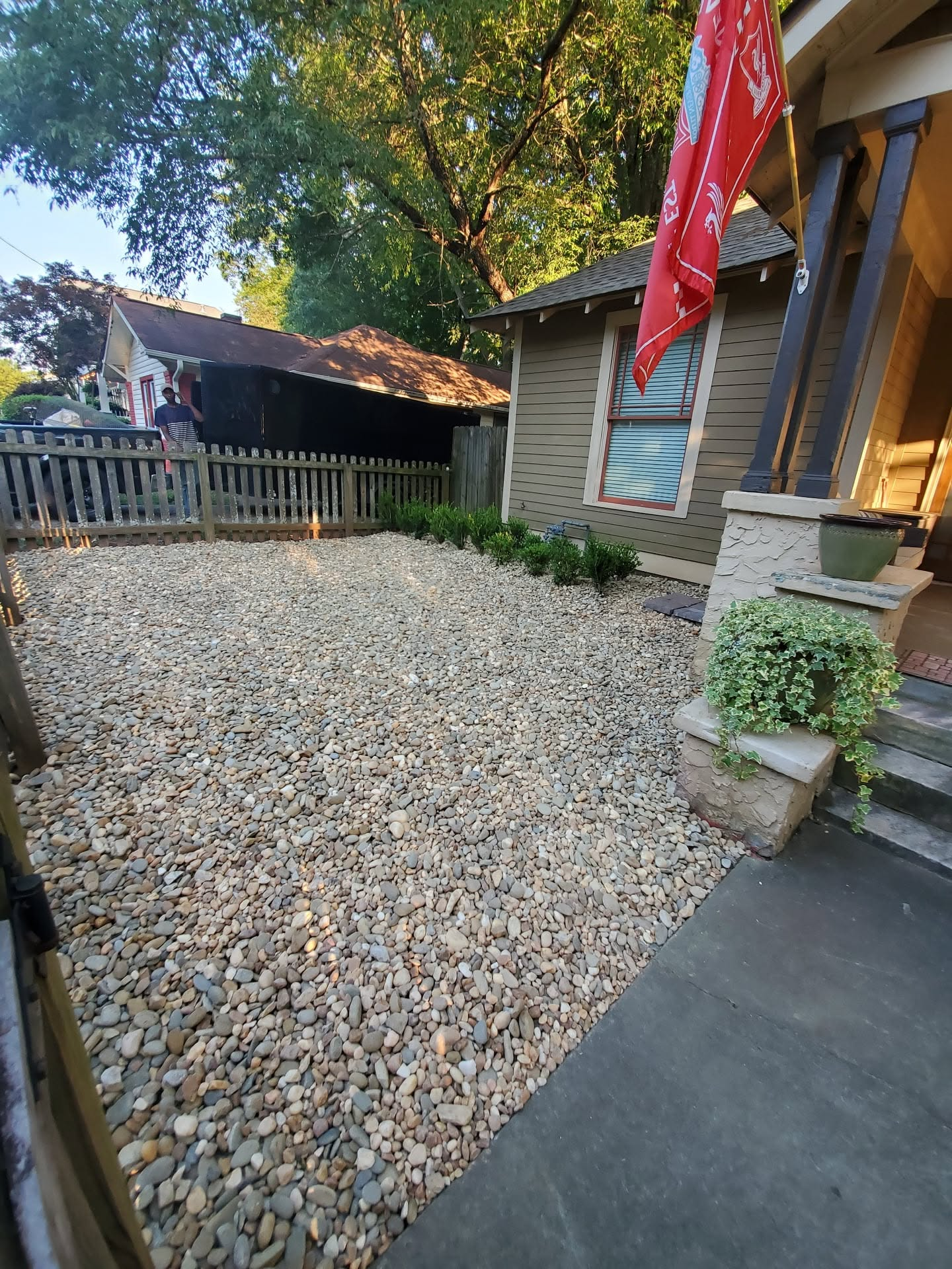 Decorative front rock bed landscaping